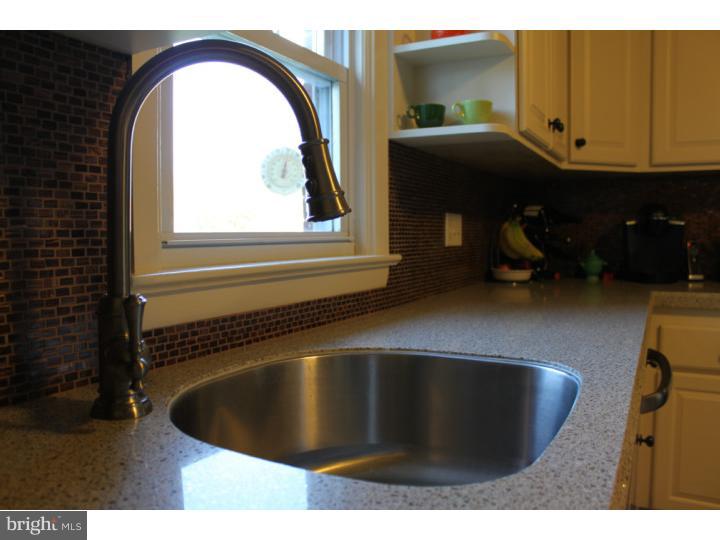 219 East Macada Road Bethlehem, PA 18017 - Photo 6 of 20 Kitchen