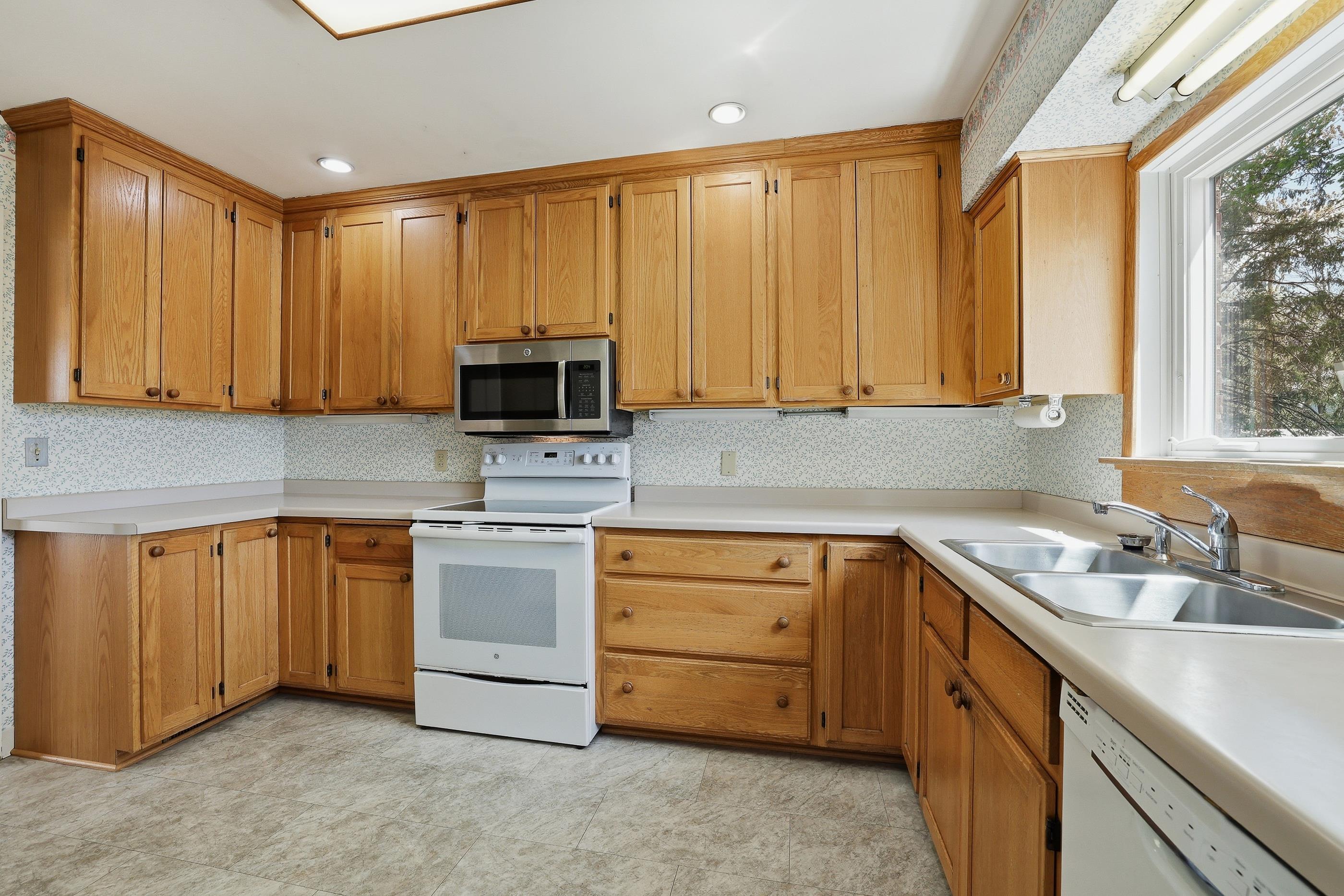 2409 Simonis Street Stevens Point, WI 54481 - Photo 14 of 40