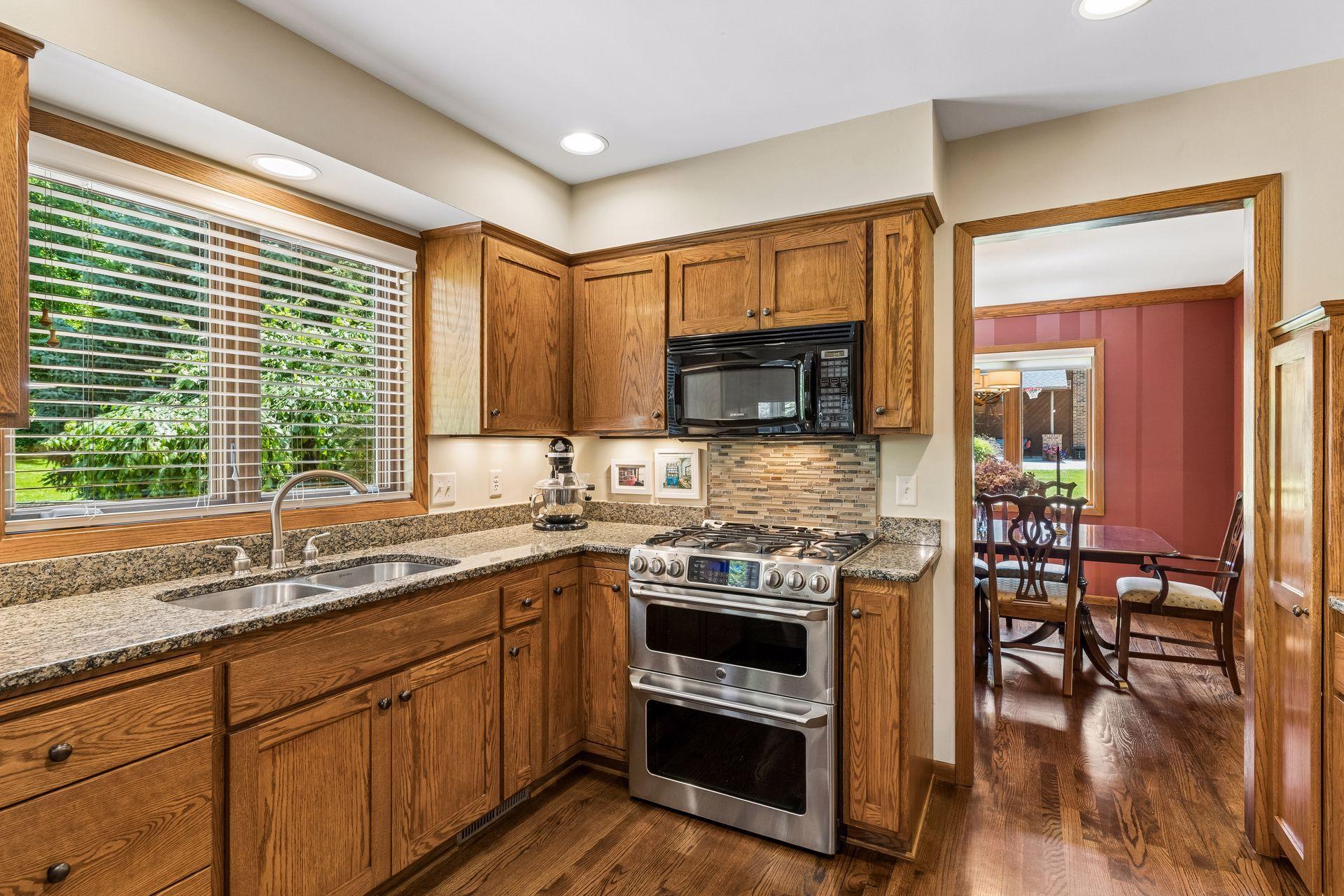 1359 Cherry Hill Road Mendota Heights, MN 55118 - Photo 10 of 37