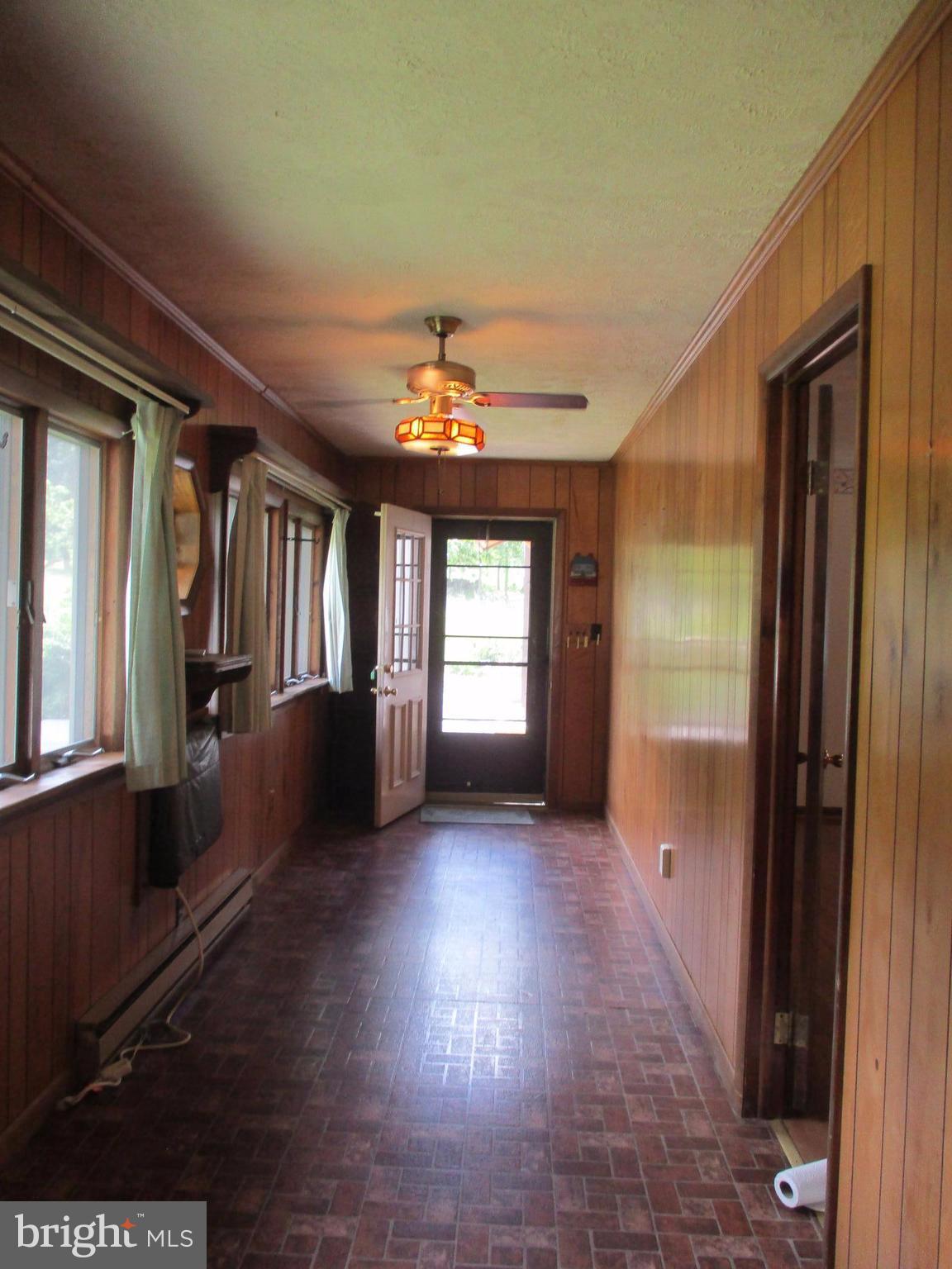 1295 Pious Ridge Road Berkeley Springs, WV 25411 - Photo 11 of 28 Interior (General)