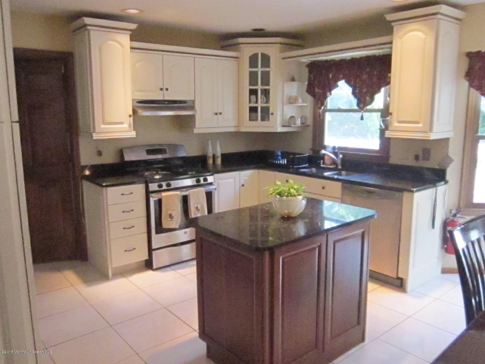 54 Chelsea Road Jackson, NJ 08527 - Photo 23 of 48 Kitchen