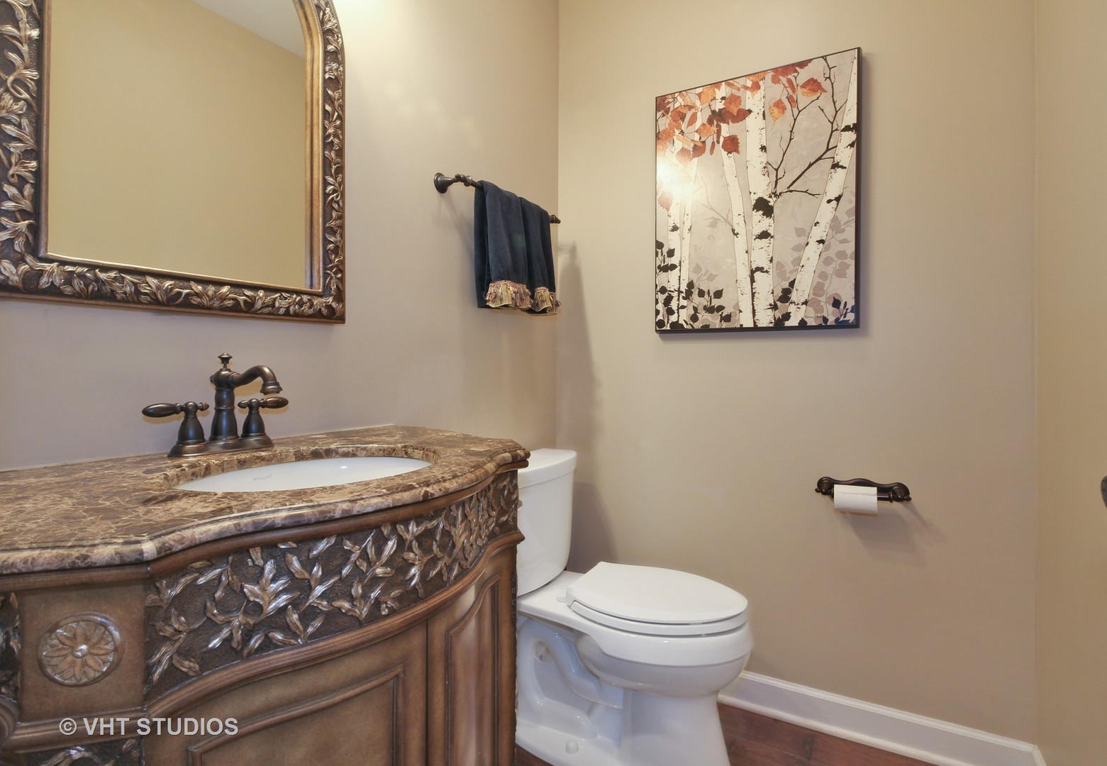 2048 Clover Road Northbrook, IL 60062 - Photo 11 of 28