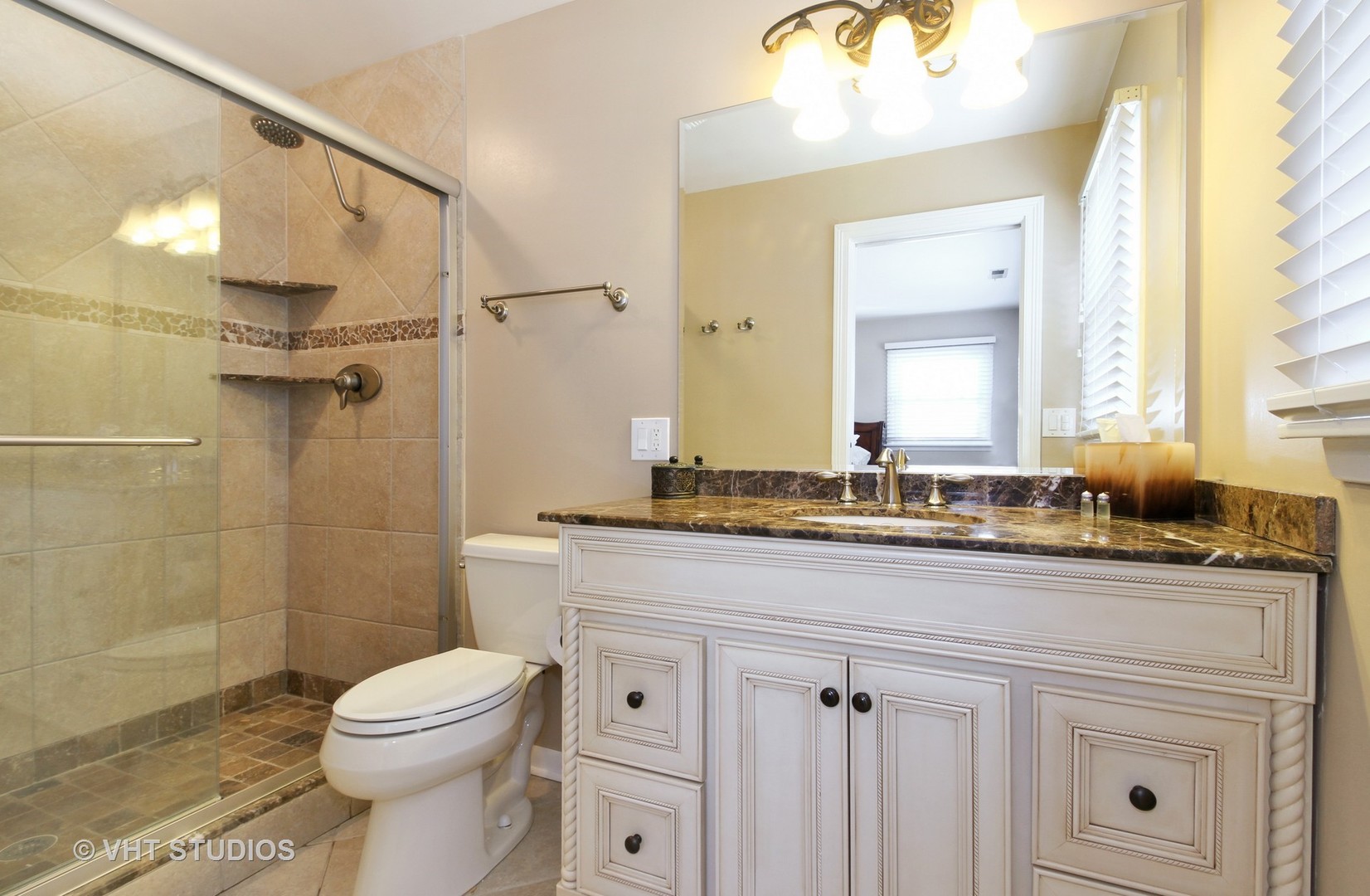 2048 Clover Road Northbrook, IL 60062 - Photo 15 of 28