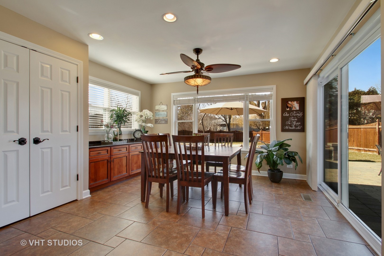 2048 Clover Road Northbrook, IL 60062 - Photo 7 of 28