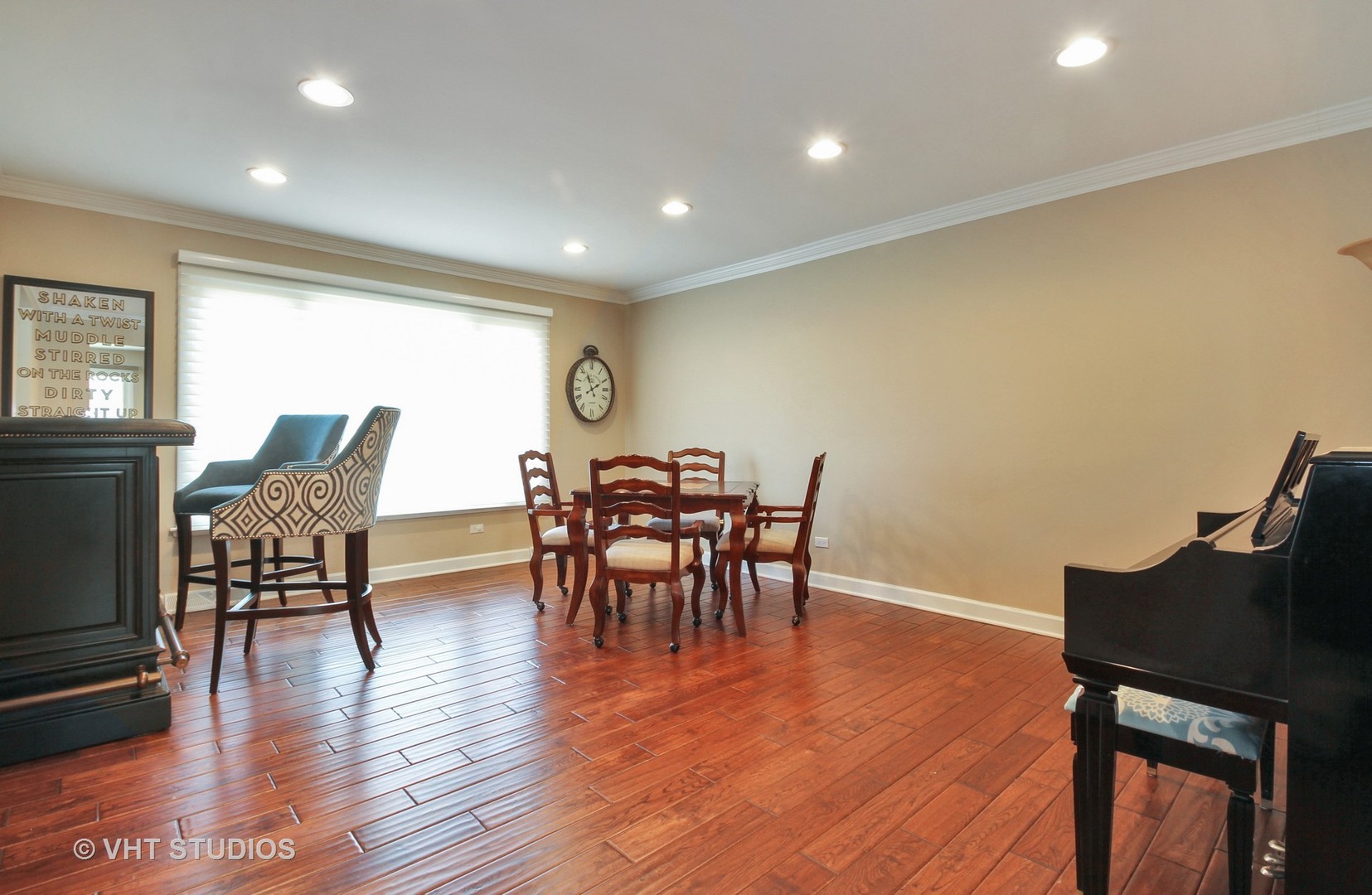 2048 Clover Road Northbrook, IL 60062 - Photo 8 of 28