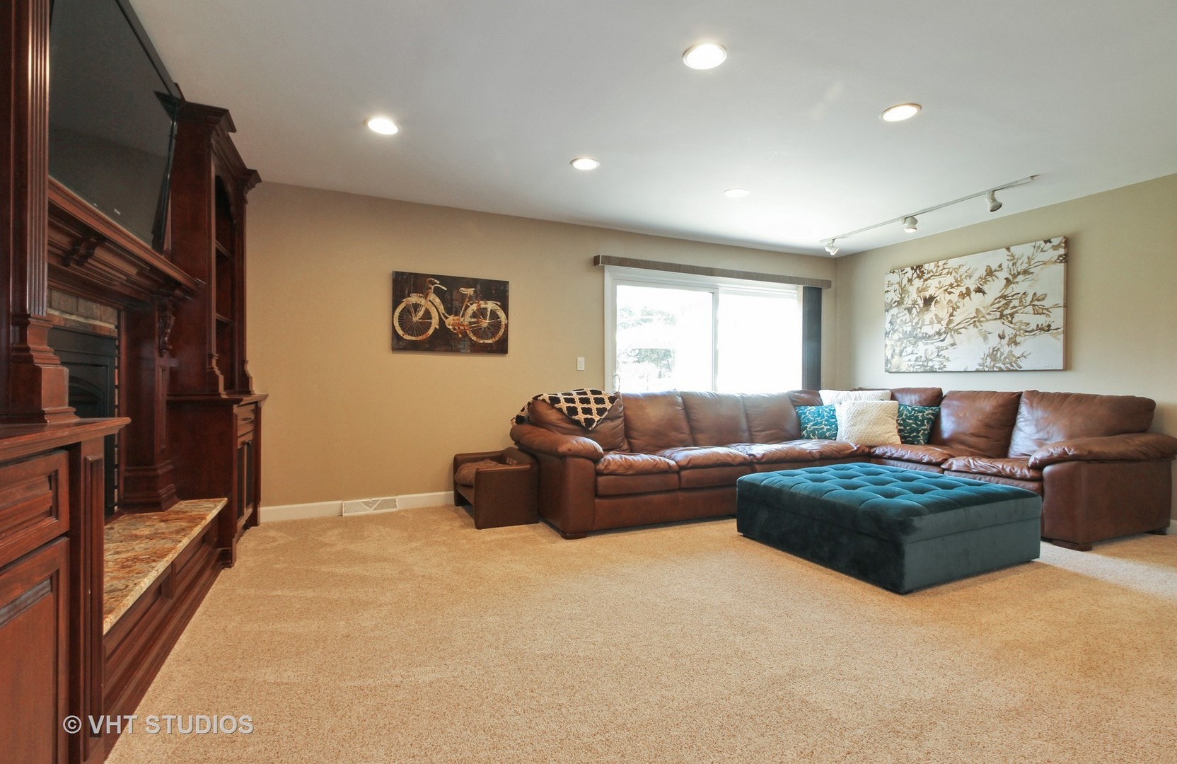 2048 Clover Road Northbrook, IL 60062 - Photo 9 of 28