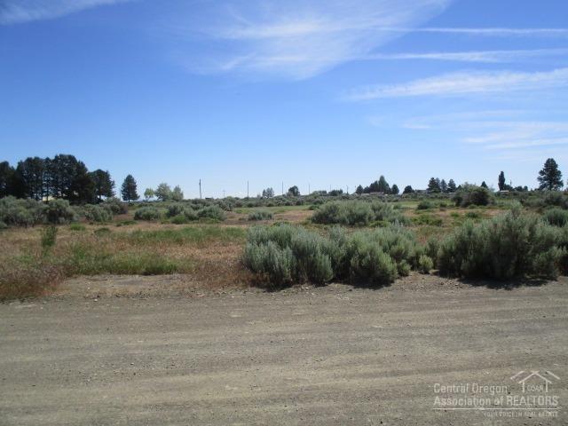 58068 Maple Circle Road Christmas Valley, OR 97641 - Photo 23 of 23 Golf Course in site across the street