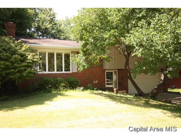 857 Roanoke Drive Springfield, IL 62702 - Photo 1 of 12