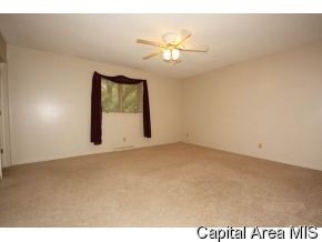 857 Roanoke Drive Springfield, IL 62702 - Photo 8 of 12