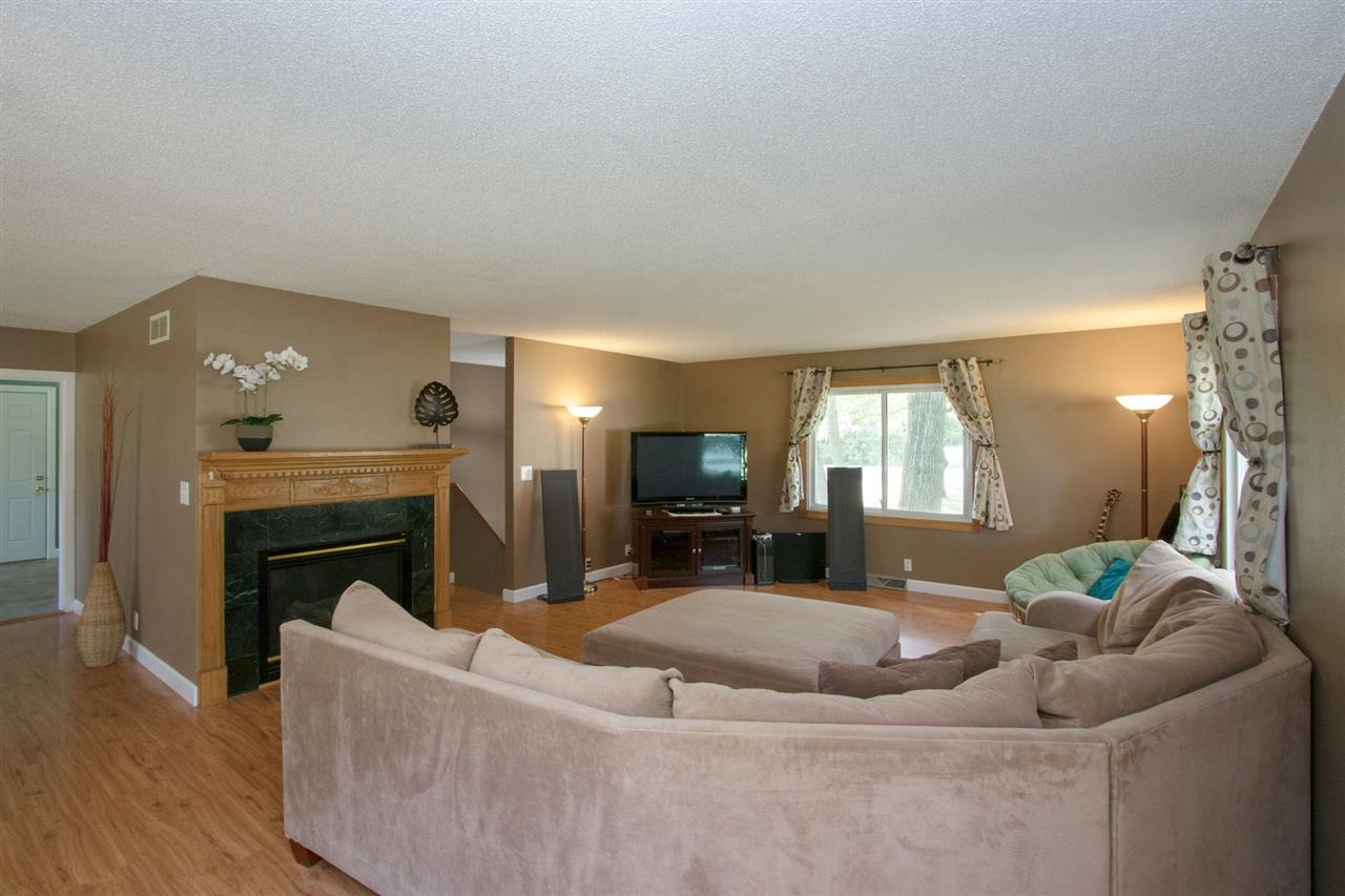 4400 Deer View Road Cedar Rapids, IA 52411 - Photo 4 of 28 Gallery Image 4