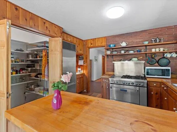 $849,000 | 125 Old Orchard, Weaverville, CA 96093