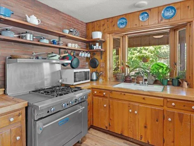 $849,000 | 125 Old Orchard, Weaverville, CA 96093