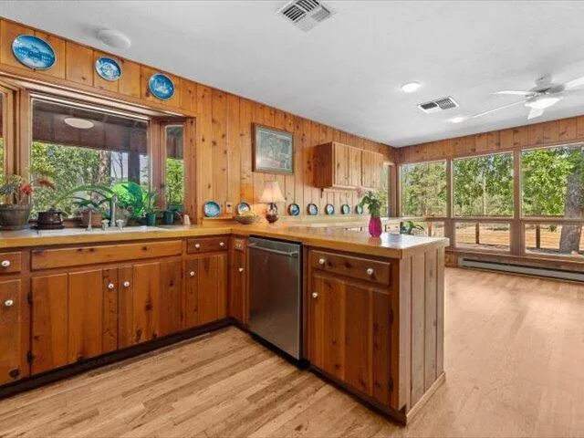 $849,000 | 125 Old Orchard, Weaverville, CA 96093