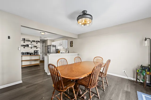 $299,900 | 586 Boulder Drive, Morris, IL 60450