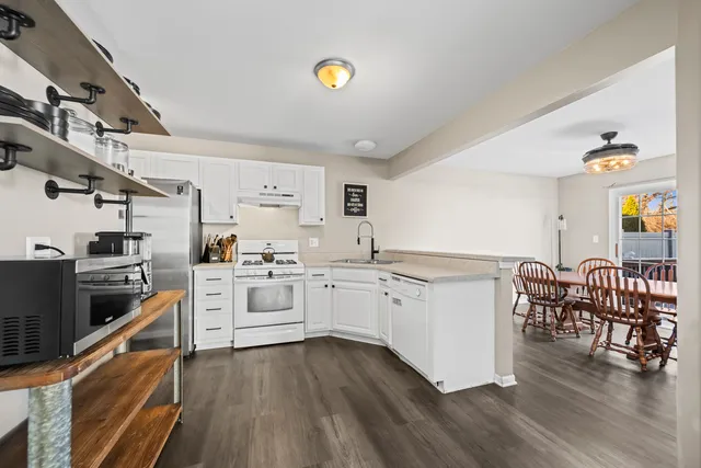 $299,900 | 586 Boulder Drive, Morris, IL 60450