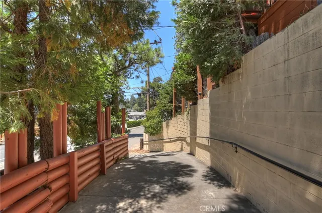 $423,000 | 24194 Zurich Drive, Crestline, CA 92325