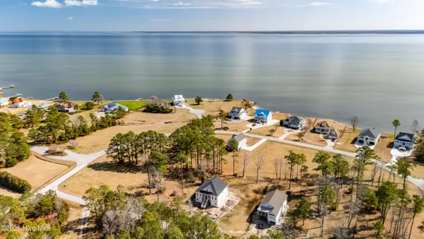 $645,000 | 4007 Tarpon Drive, Oriental, NC 28571