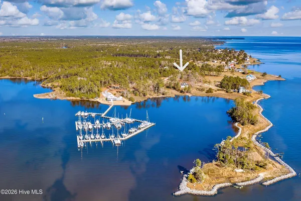 $645,000 | 4007 Tarpon Drive, Oriental, NC 28571
