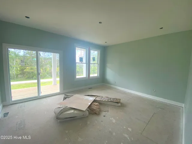 $645,000 | 4007 Tarpon Drive, Oriental, NC 28571