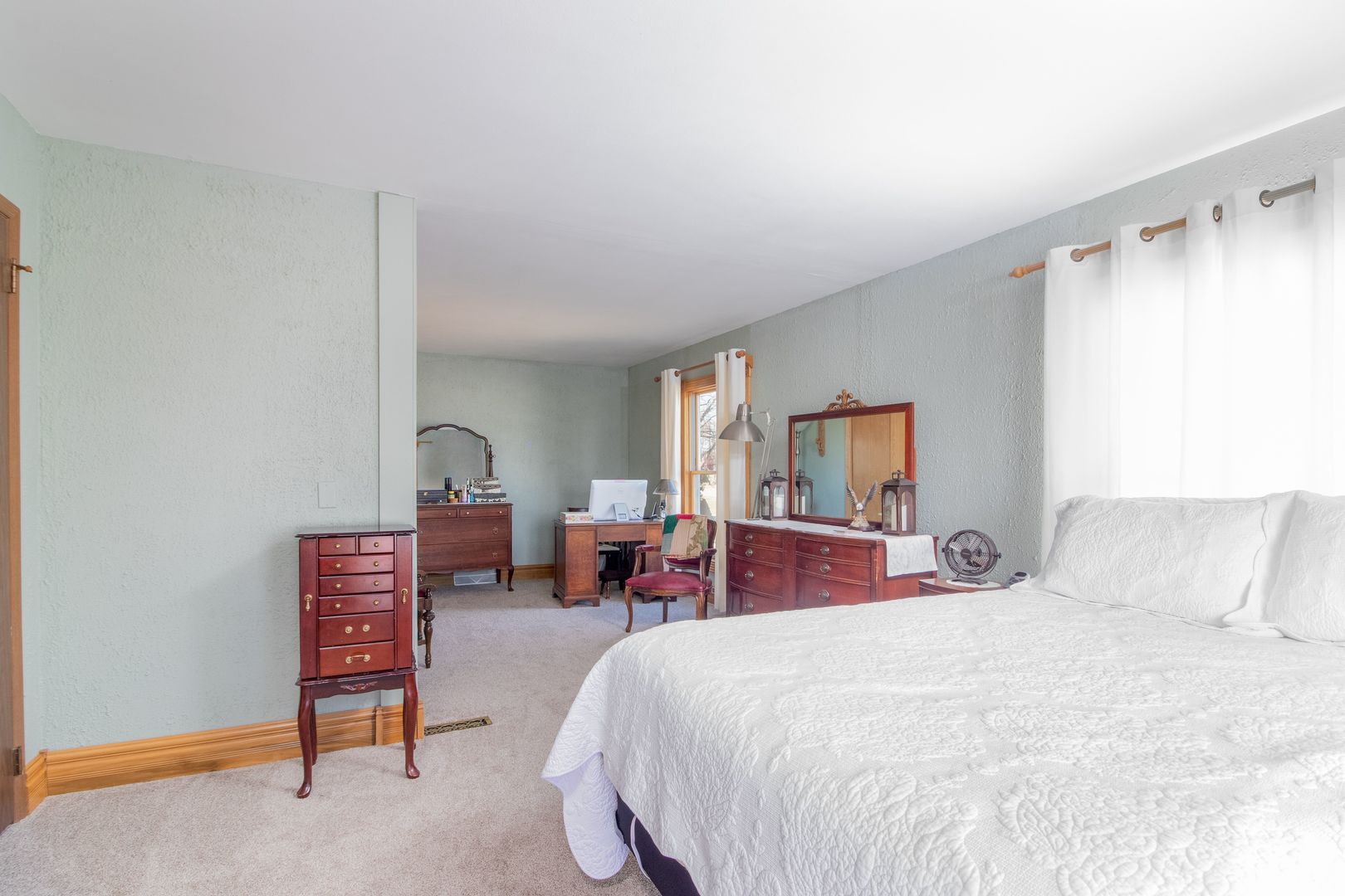 17750 Frazier Road Sandwich, IL 60548 - Photo 22 of 33 a bedroom with a bed and a chair
