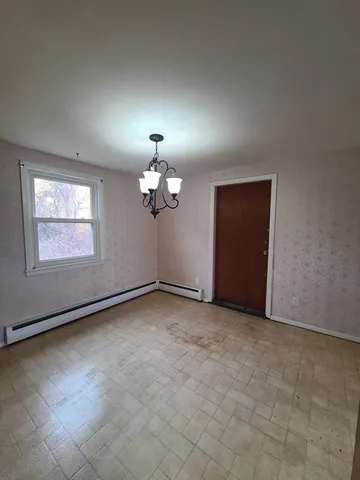 $2,300 | 1669 Main Street, Unit A, Leicester, MA 01524