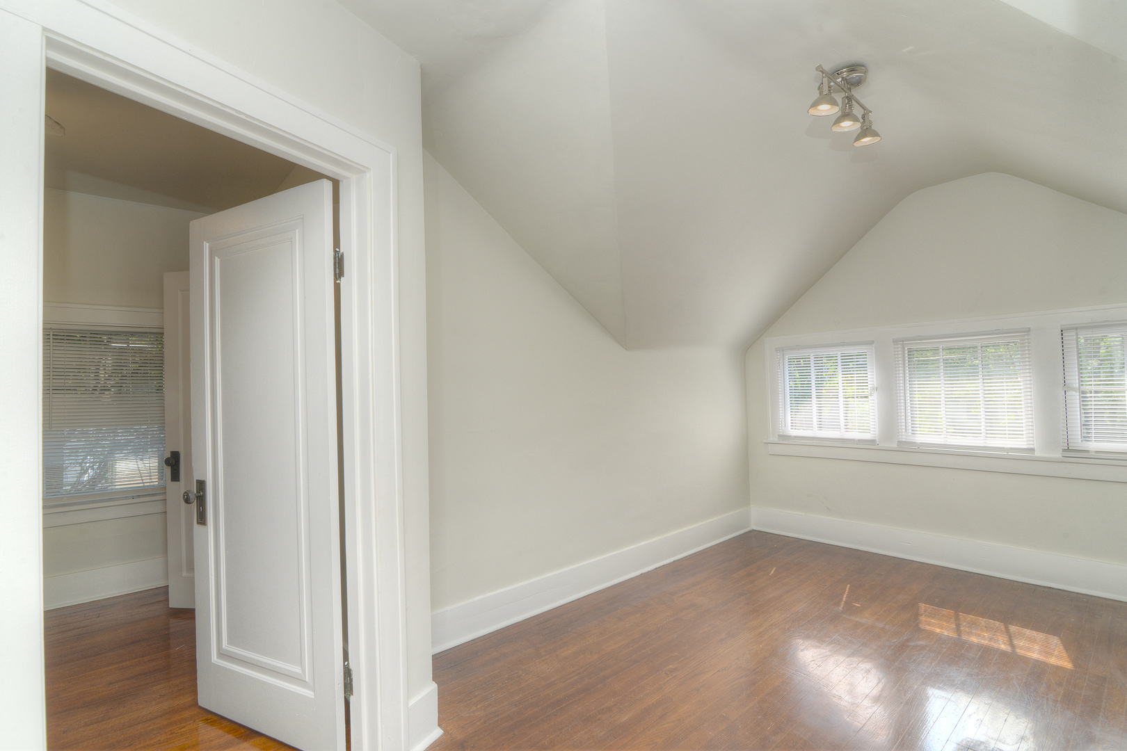 724 South 5th Street St. Charles, IL 60174 - Photo 17 of 30