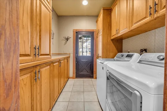 $890,000 | 139 Eastwood Drive, Johnson City, NY 13790