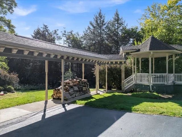 $890,000 | 139 Eastwood Drive, Johnson City, NY 13790