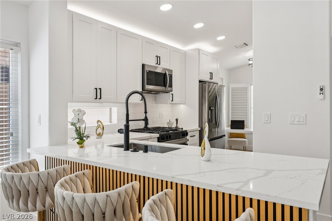 466 Edgefield Ridge Place Henderson, NV 89012 - Photo 12 of 39