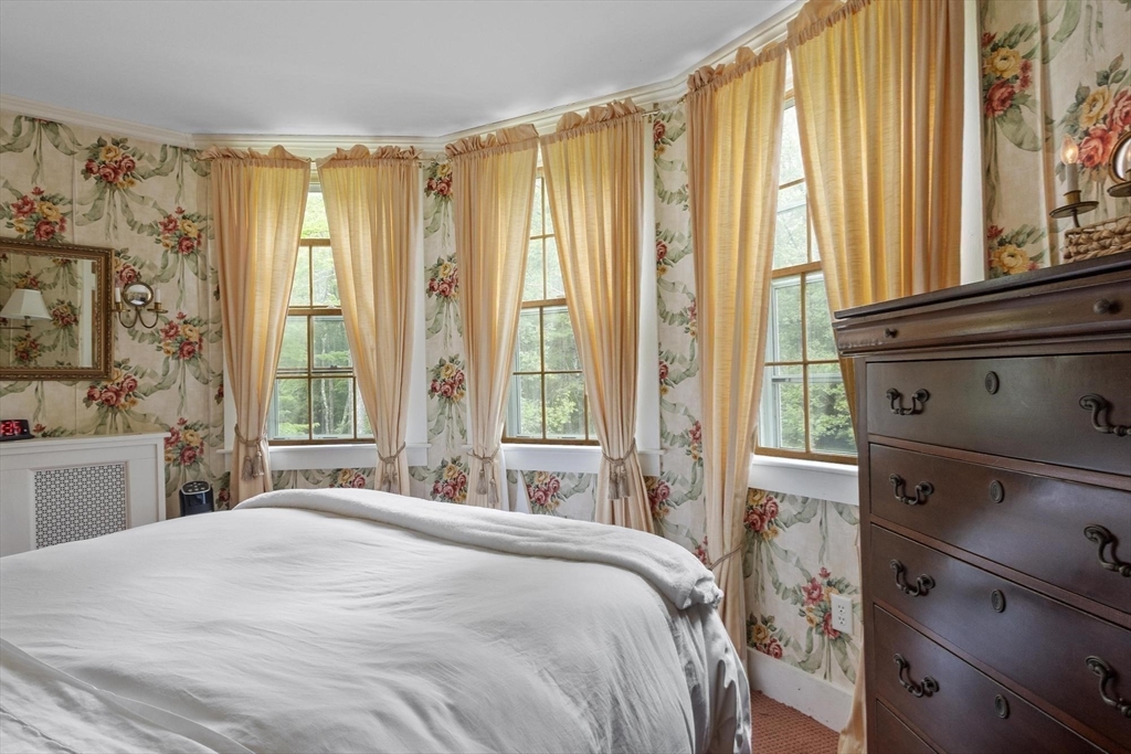 19 North Main Street Petersham, MA 01366 - Photo 23 of 38