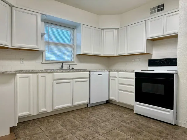 $1,150 | 4001 32nd Street, Lubbock, TX 79410