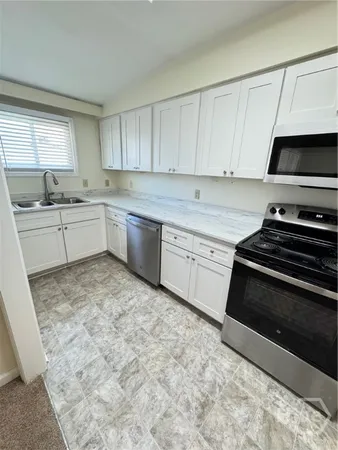 $1,700 | 412 East Hall Street, Savannah, GA 31401