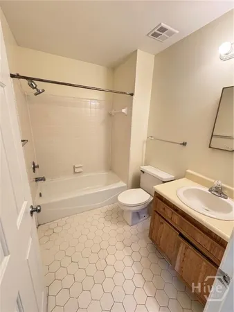 $1,700 | 412 East Hall Street, Savannah, GA 31401