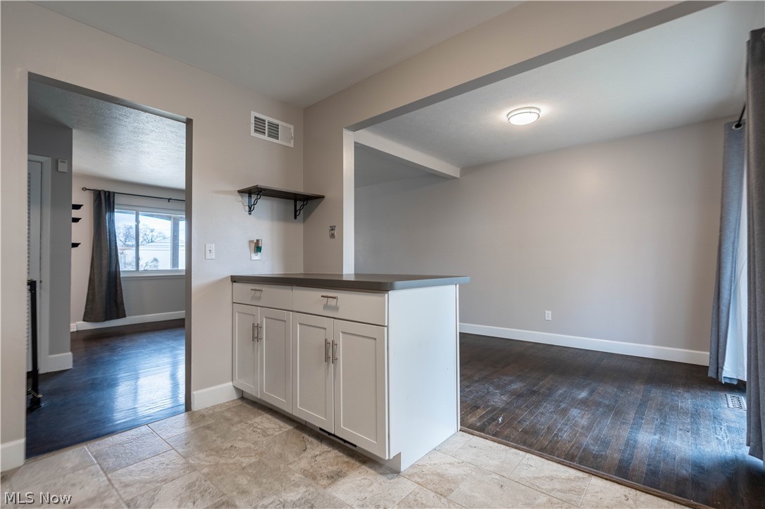 711 Spring Road Cleveland, OH 44109 - Photo 16 of 35 Gallery Image 16