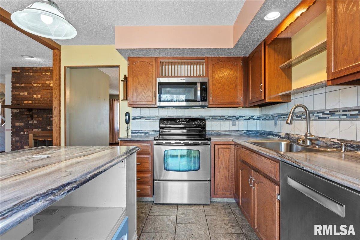 4128 Pickfair Road Springfield, IL 62703 - Photo 13 of 34