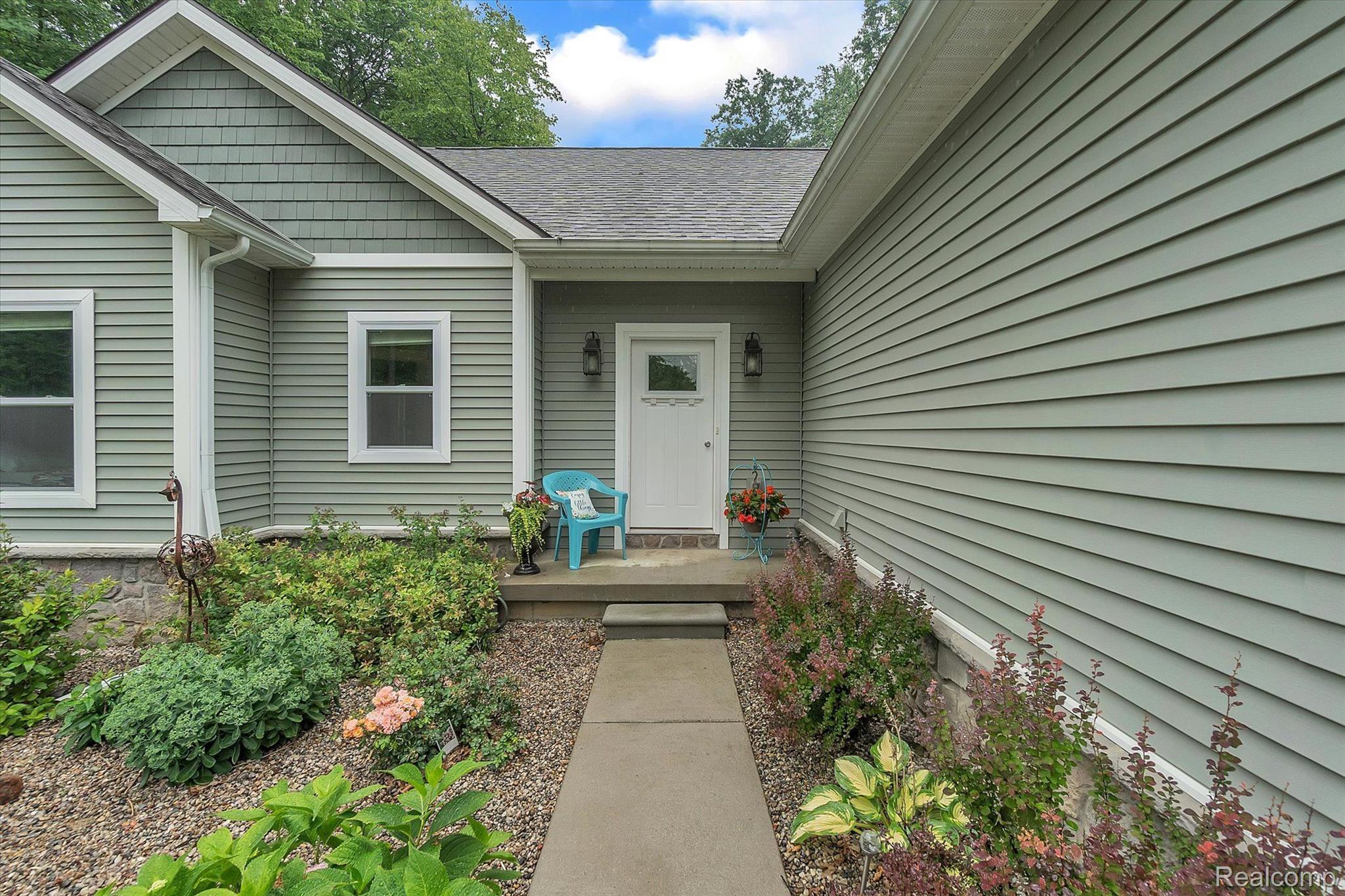 5560 Hartland Road Fenton, MI 48430 - Photo 6 of 41 Gallery Image 6