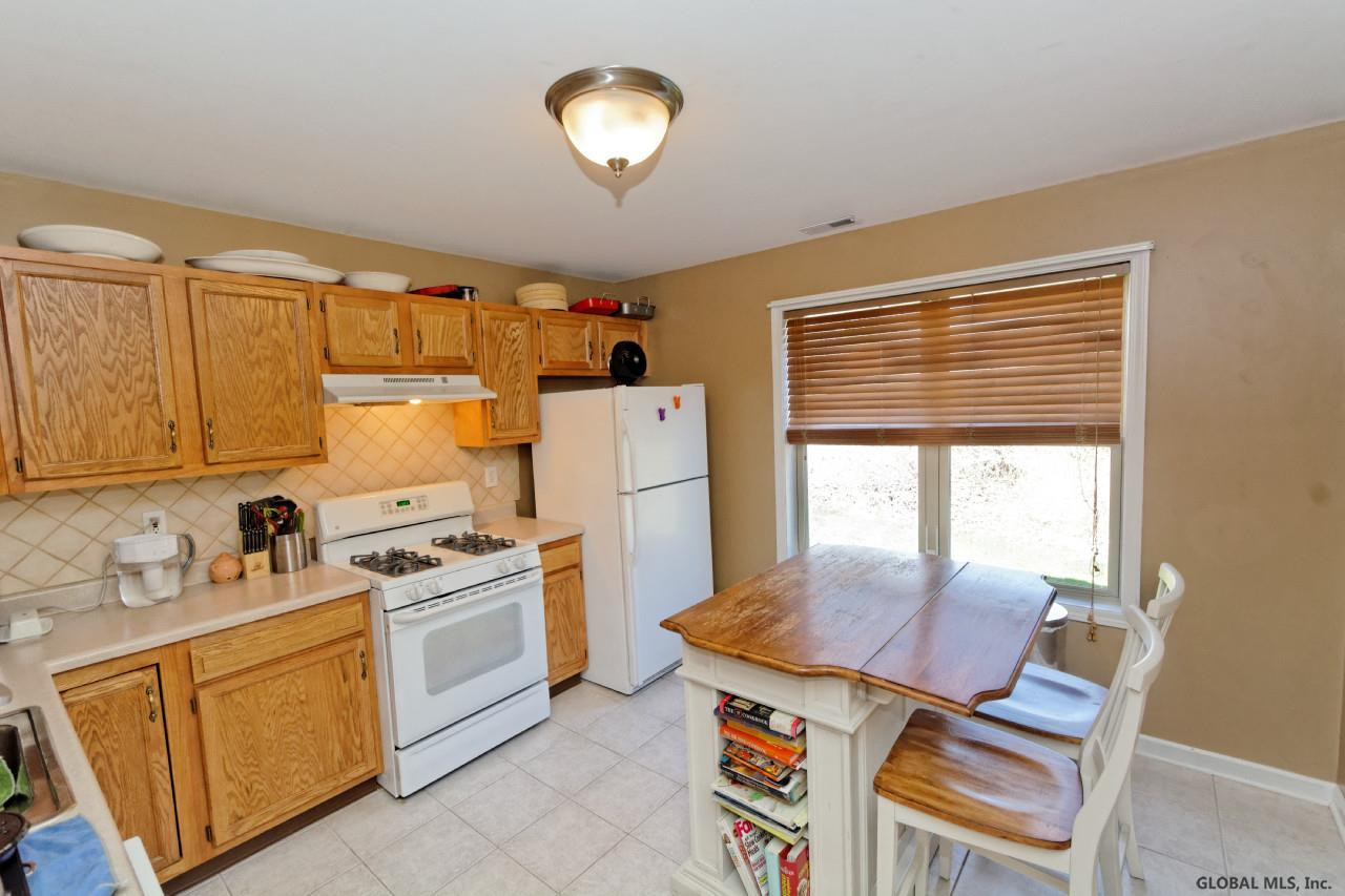 60 Harvard Road Colonie, NY 12189 - Photo 13 of 24 Photo 13