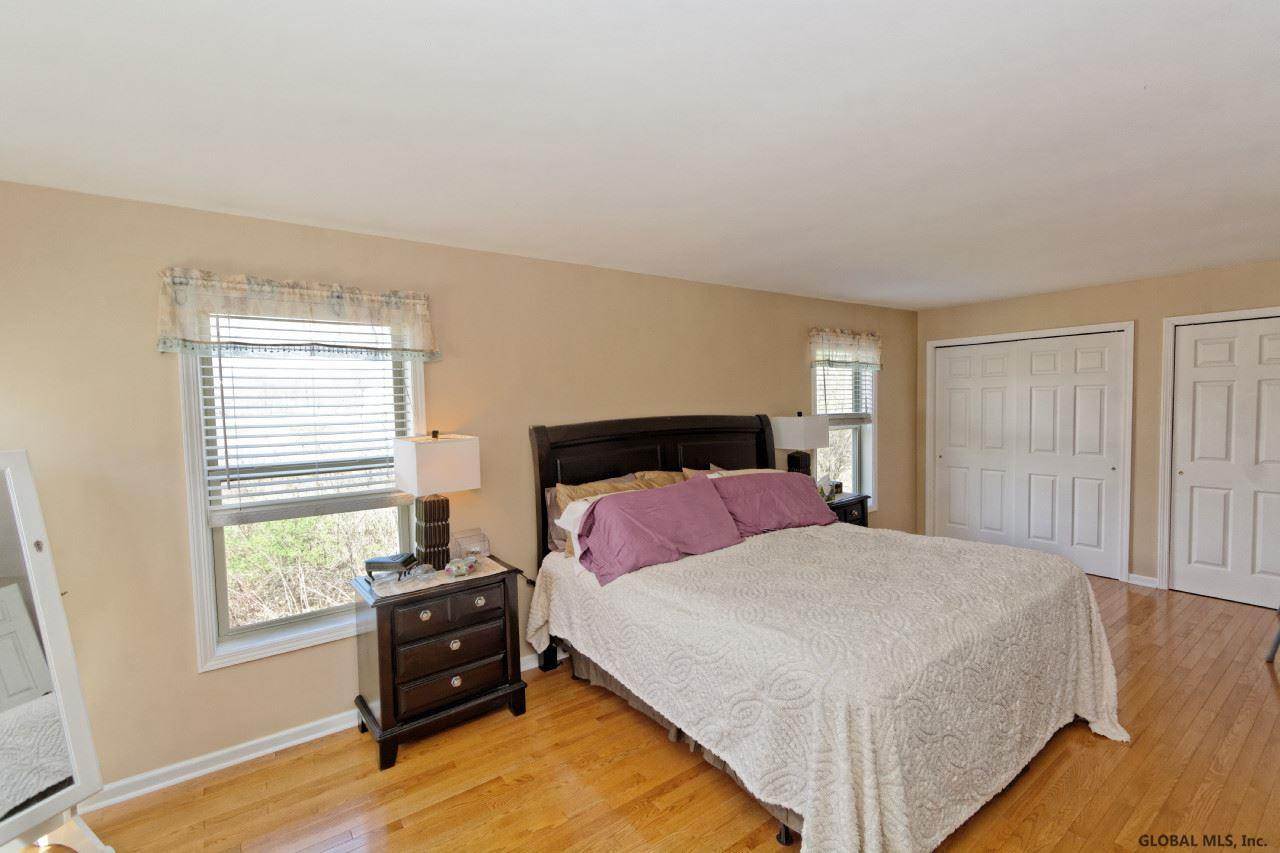 60 Harvard Road Colonie, NY 12189 - Photo 5 of 24 Photo 5