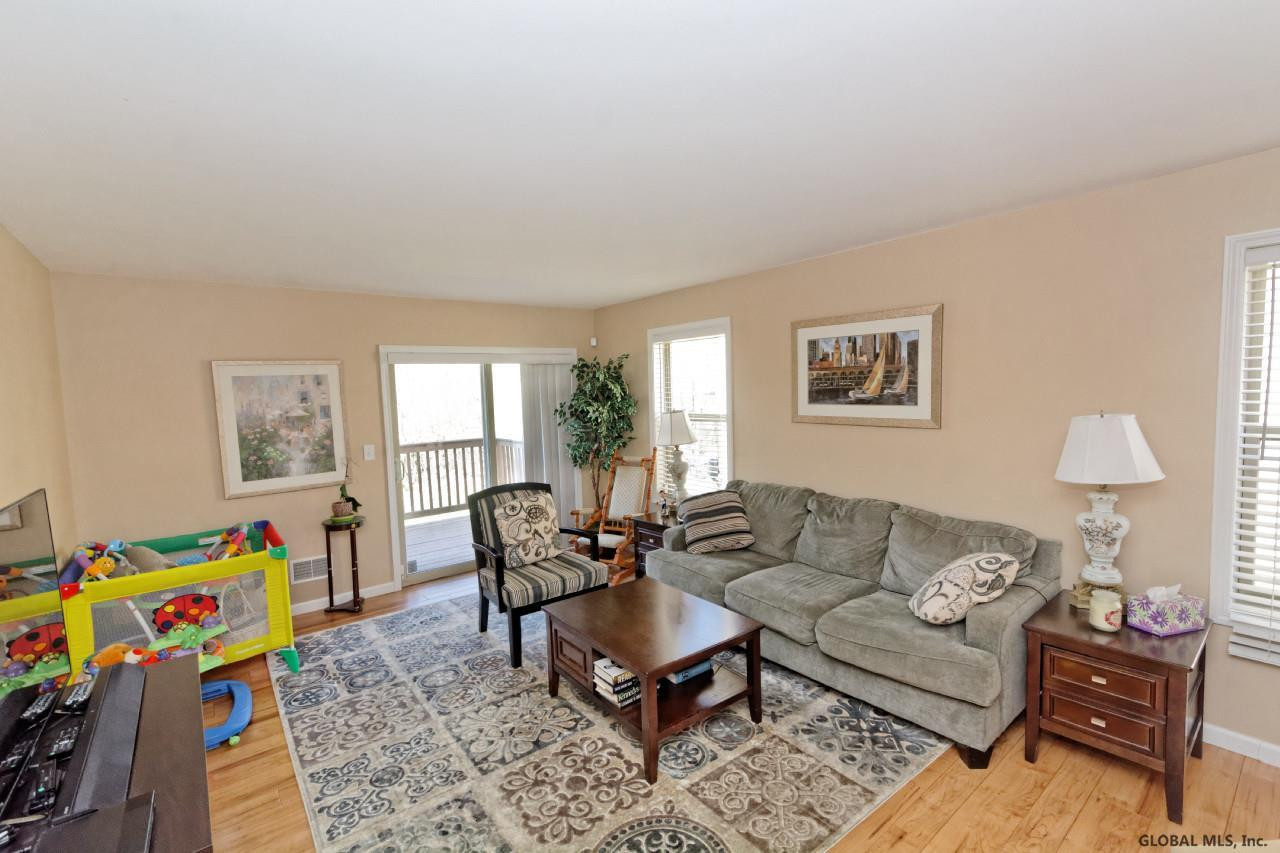 60 Harvard Road Colonie, NY 12189 - Photo 9 of 24 Photo 9