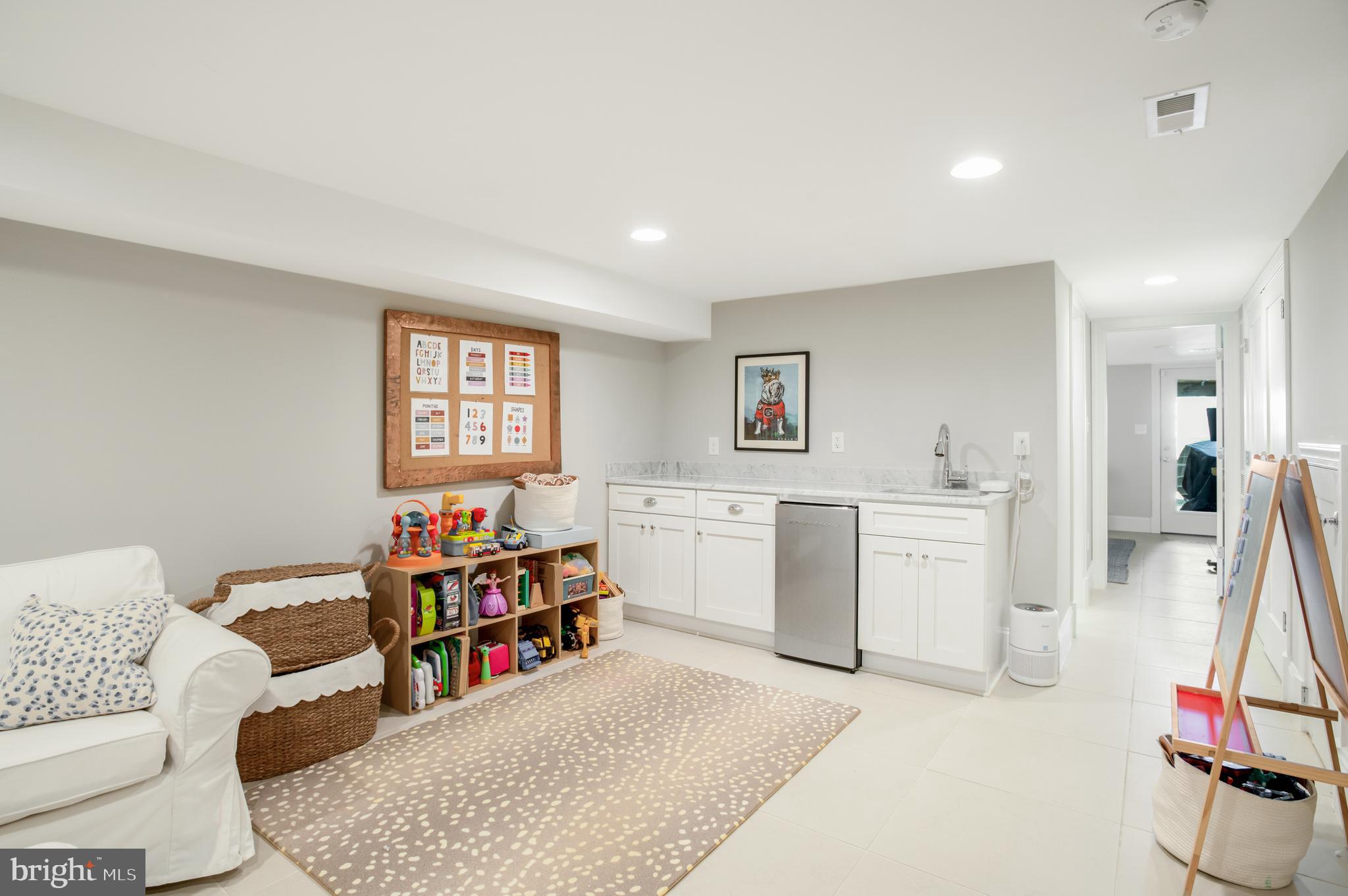 717 Hamilton Street Northwest Washington, DC 20011 - Photo 18 of 26