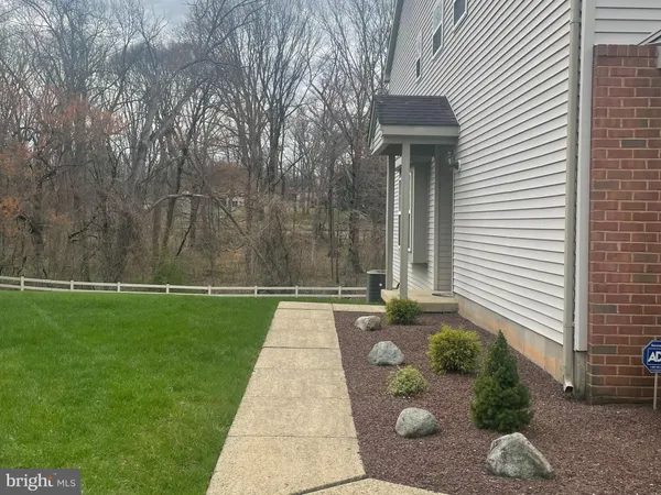 $554,900 | 445 Nicholas Drive, Southampton, PA 18966