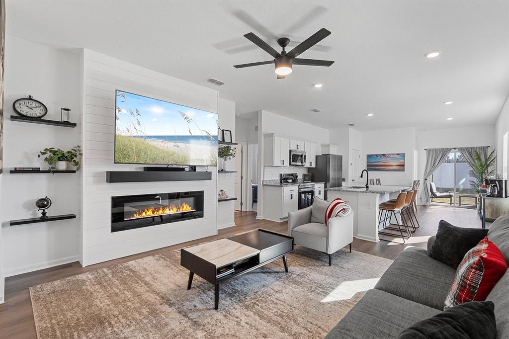 8652 Sportsman Loop Groveland, FL 34736 - Photo 2 of 24