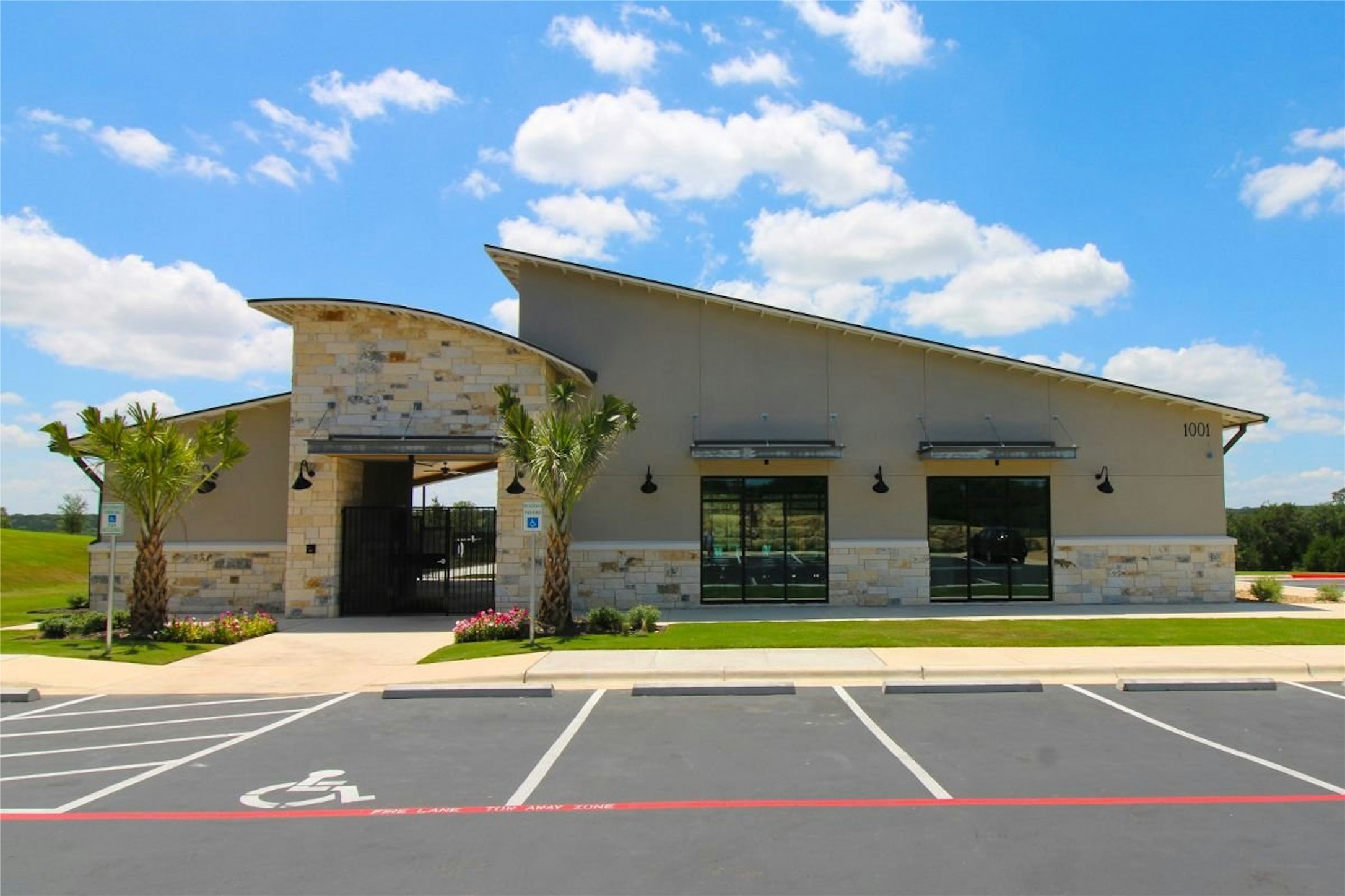 916 Leaning Oak Lane Georgetown, TX 78628 - Photo 29 of 32 View of community amenity center