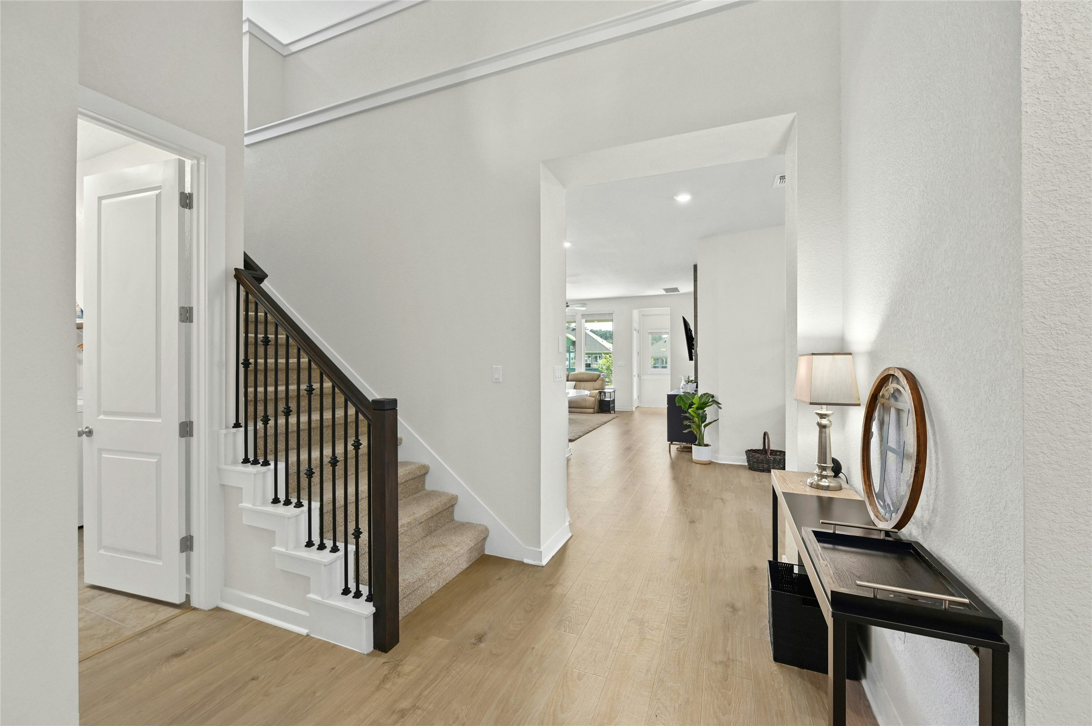 916 Leaning Oak Lane Georgetown, TX 78628 - Photo 3 of 32 Entrance foyer featuring light wood-style flooring, and recessed lighting