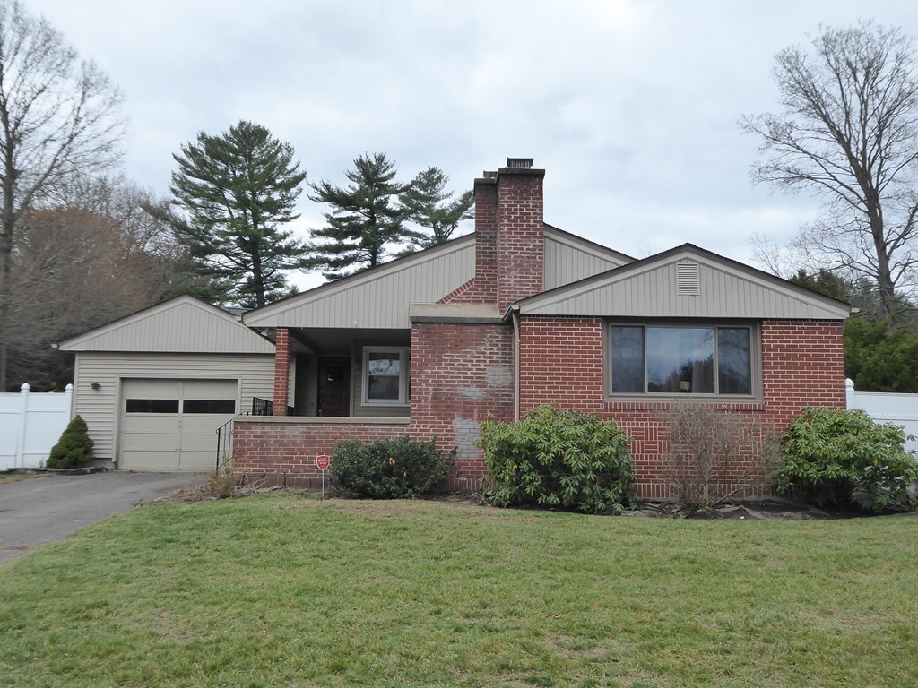 91 Shaker Road Westfield, MA 01085 - Photo 2 of 14 Gallery Image 2