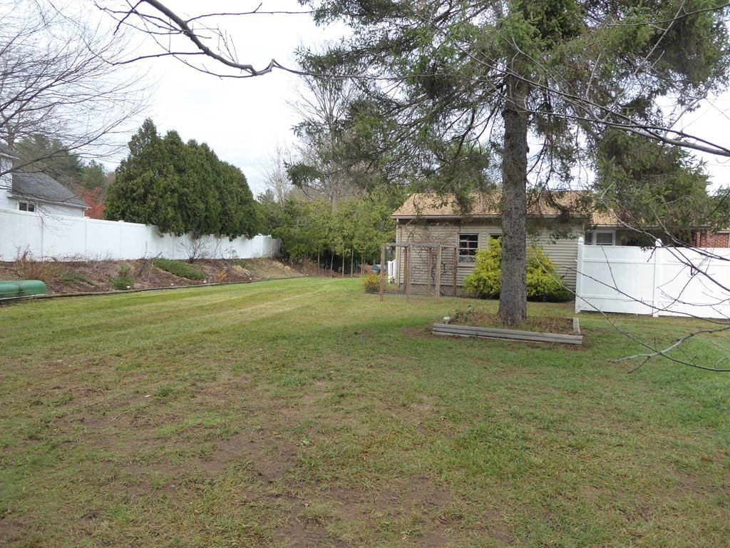 91 Shaker Road Westfield, MA 01085 - Photo 5 of 14 Gallery Image 5