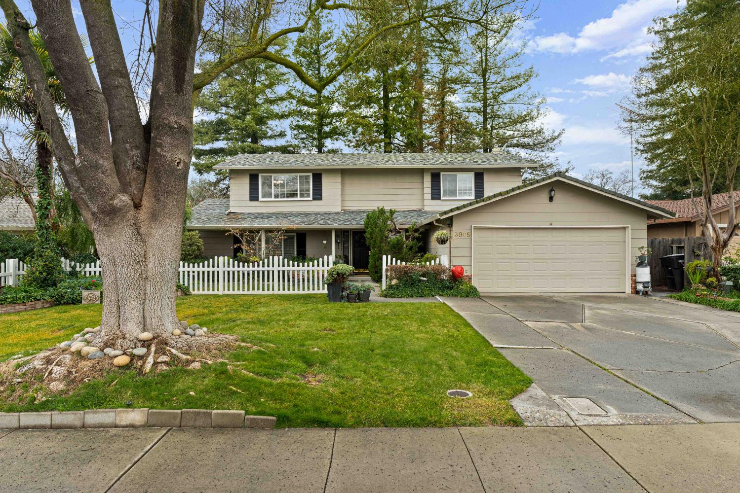 3909 Fieldcrest Court Modesto, CA 95355 - Photo 1 of 42