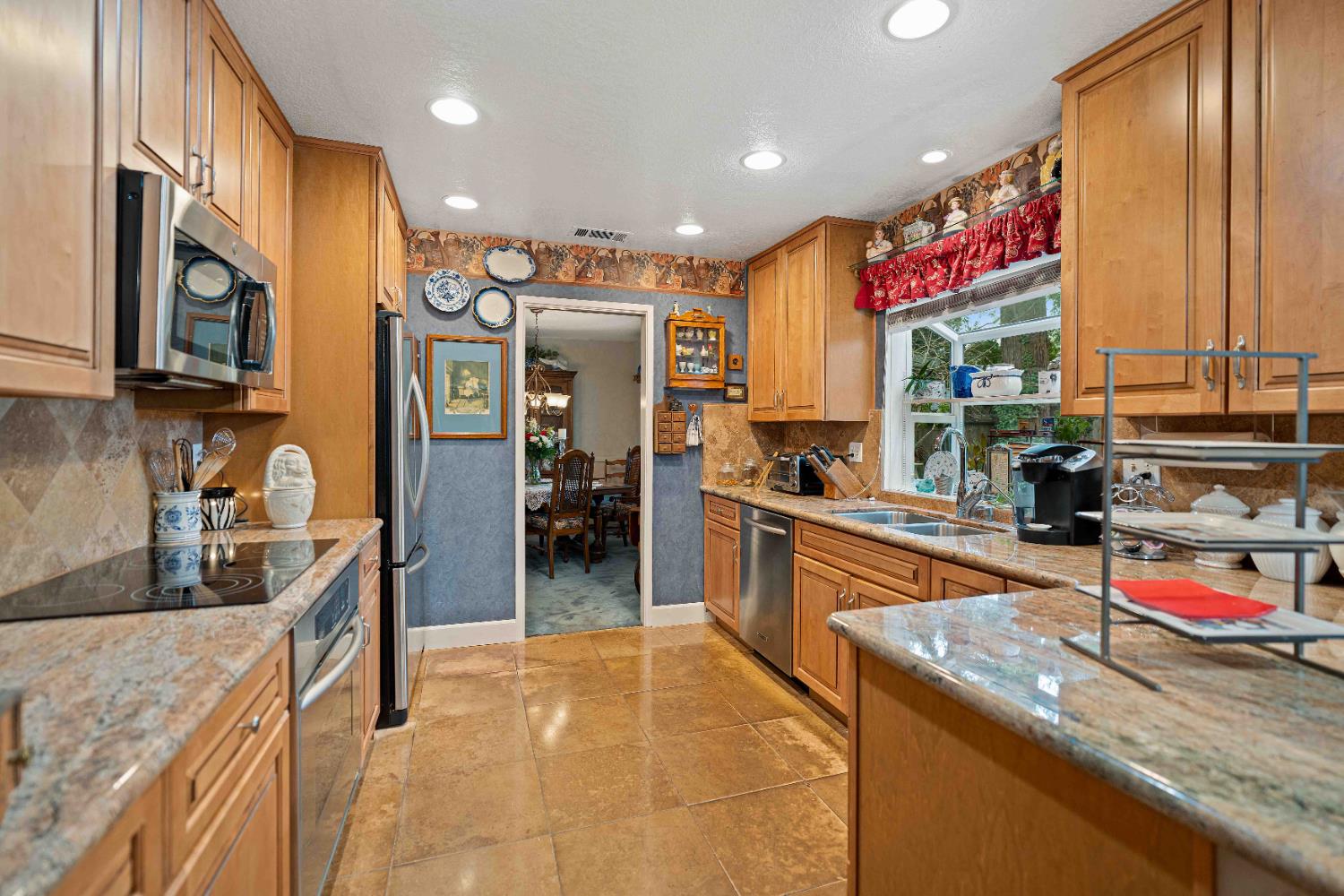 3909 Fieldcrest Court Modesto, CA 95355 - Photo 11 of 42