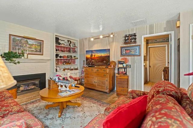 $549,999 | 3909 Fieldcrest Court, Modesto, CA 95355