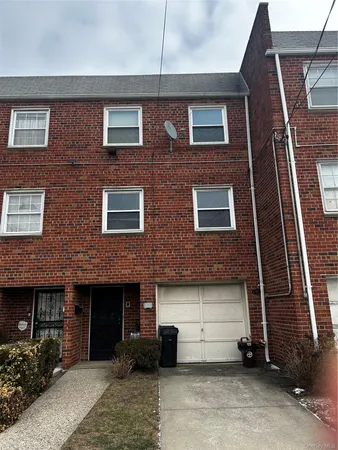 $375,000 | 428 Fernside Place, Unit 428 | Bayswater